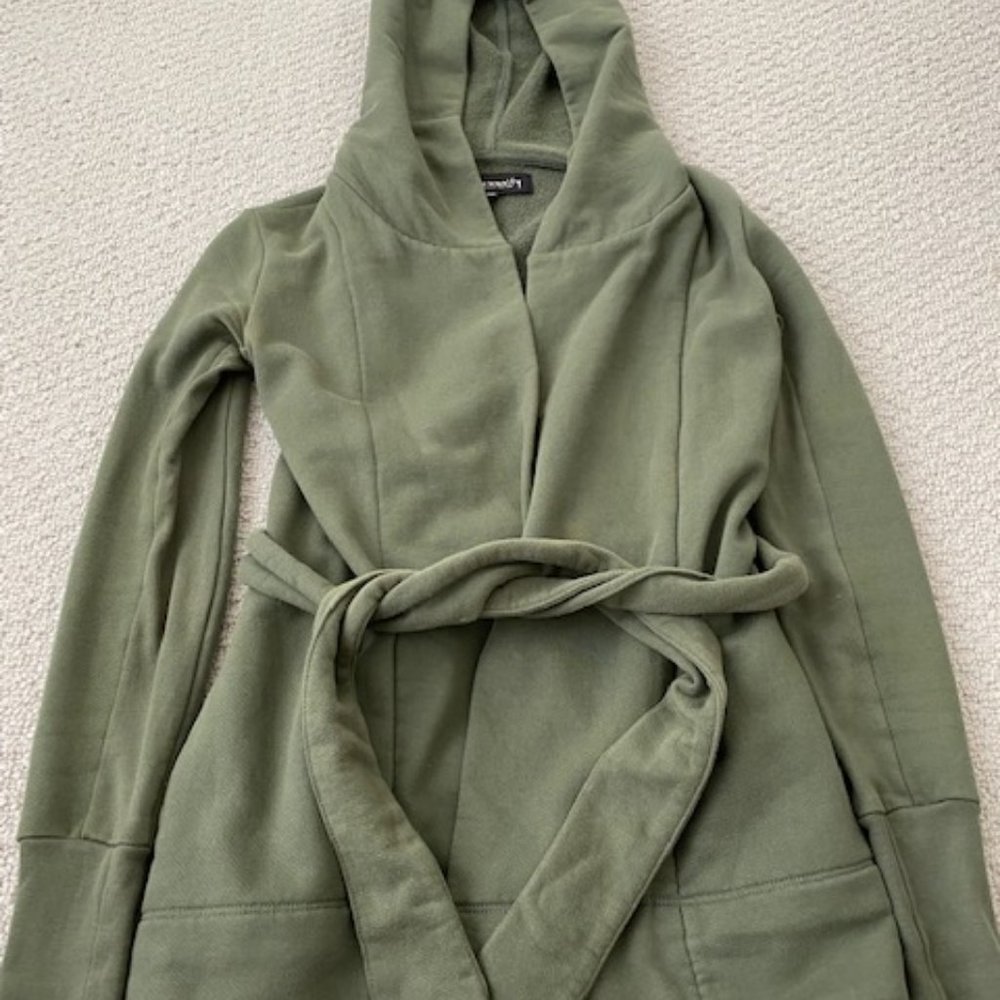 Aritzia Community capes for sale